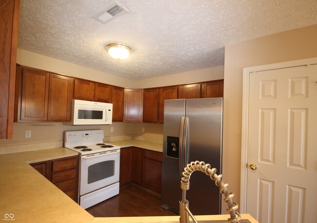 Building Photo - 2306 McGregor Dr