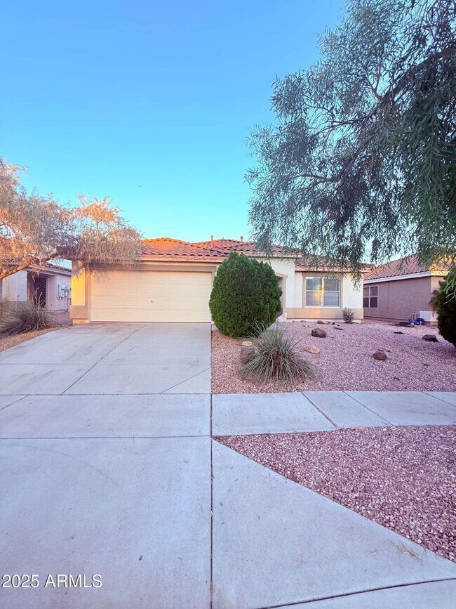 Building Photo - 26807 N 31st Dr
