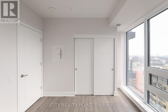 Building Photo - 2525-2525 Bathurst St