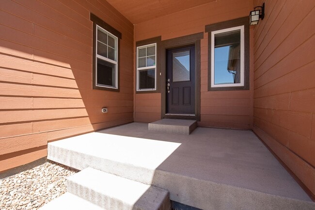 Building Photo - Beautiful 4 Bed, 3.5 bath home in SE Fort Collins