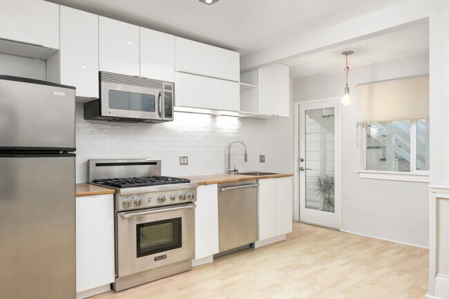 Building Photo - 997 14th St