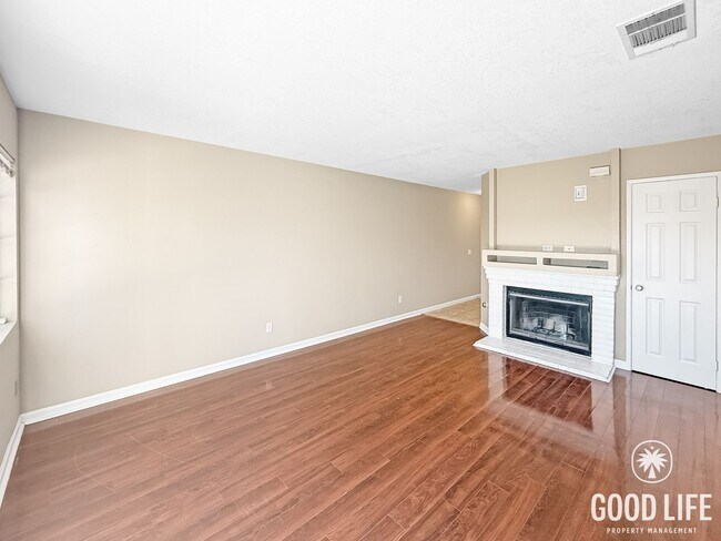 Foto del edificio - Beautiful 2B 2.5BA Townhouse in El Cajon!