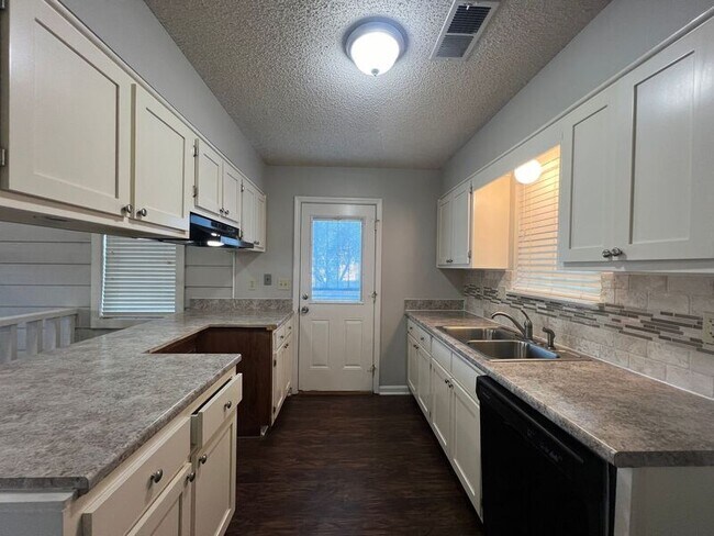 Foto del edificio - 6495 Falling Mist Ln