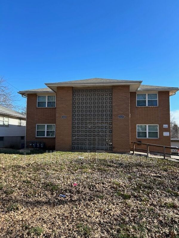 3327 S Oxford Ave Unit B, Independence, MO 64052 Condo for Rent in