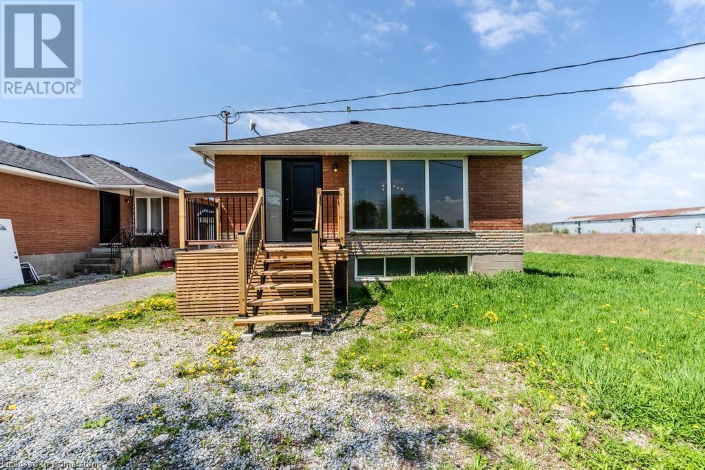 Photo principale - 1614 Victoria Ave