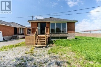 Building Photo - 1614 Victoria Ave