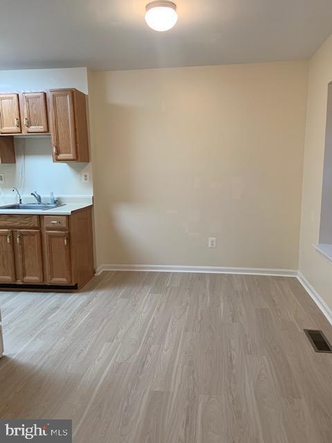 Building Photo - 8347 Stationhouse Ct