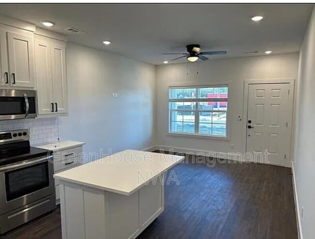 Photo - 503 S 7th St Townhome