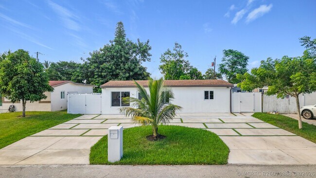 Foto del edificio - 6135 NW 24th Ct