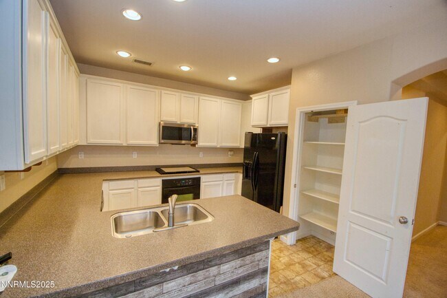 Building Photo - 495 Cortono Dr