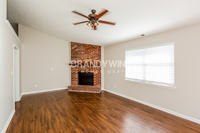Foto del edificio - ONE MONTH FREE RENT!!