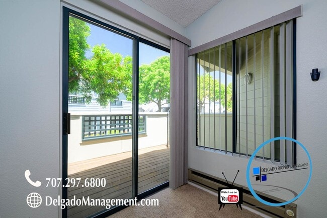Building Photo - Glen Cove! Large two bedroom/2 baths avail...