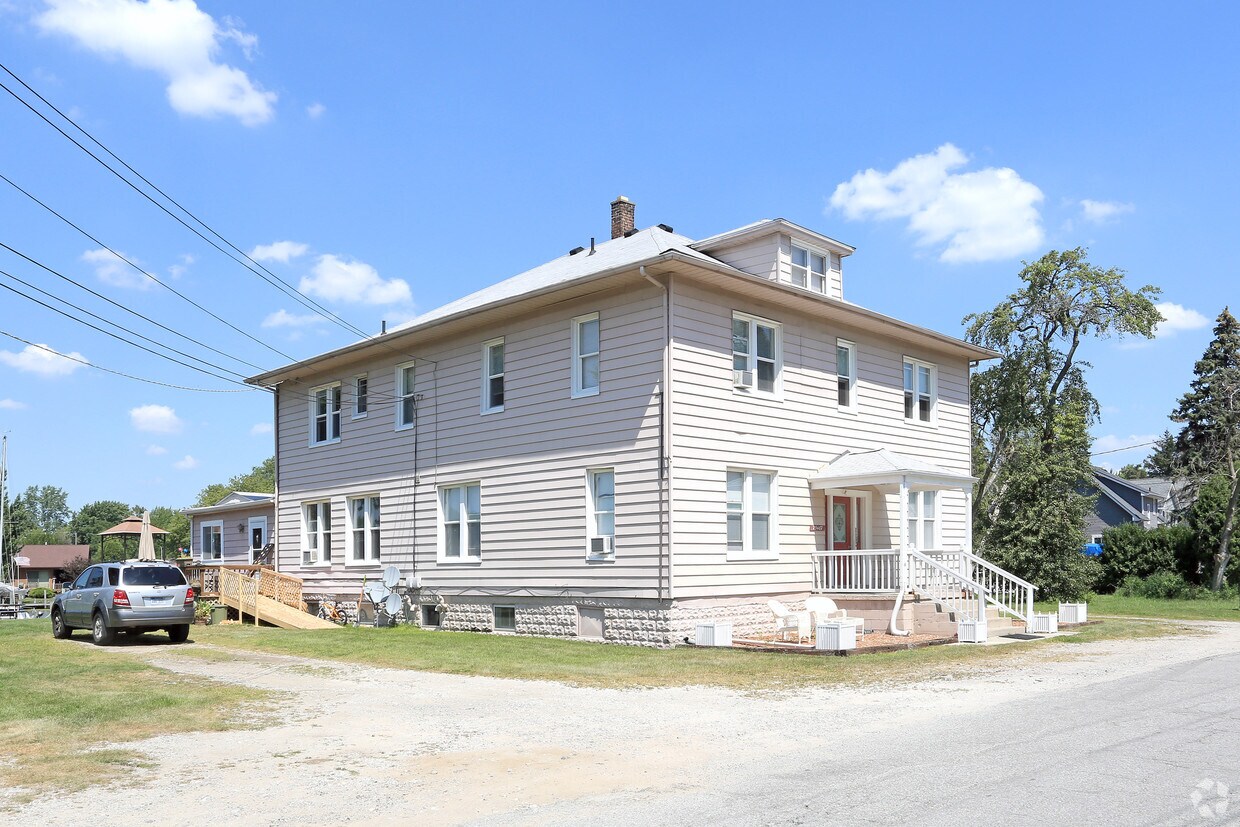 Foto del edificio - 29487 Riverside Bay Ct