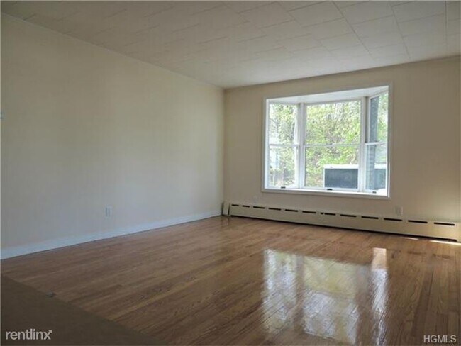 Building Photo - 3 br, 2 bath House - 266 N Main St