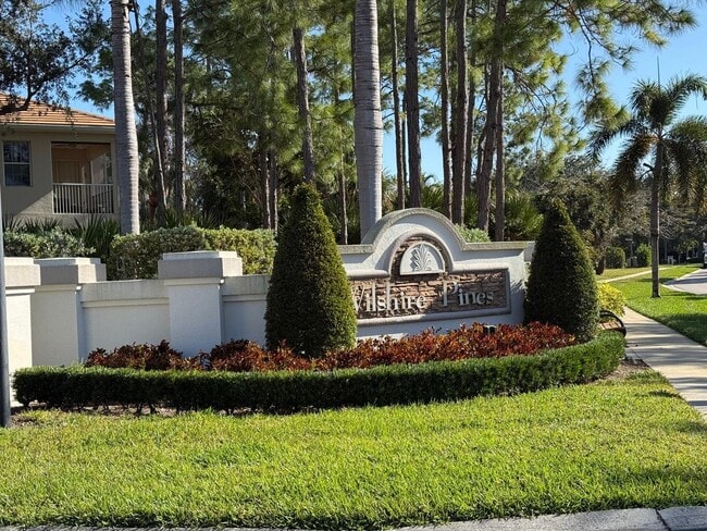 Foto del edificio - 2 Bed + Flex, 2 Bath Fully Furnished Annual Rental