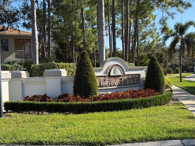 Building Photo - 2 Bed + Flex, 2 Bath Fully Furnished Annual Rental