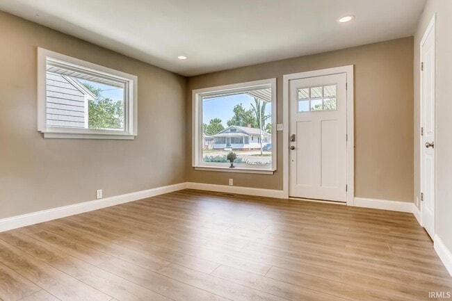 Building Photo - 2161 Washington Ave