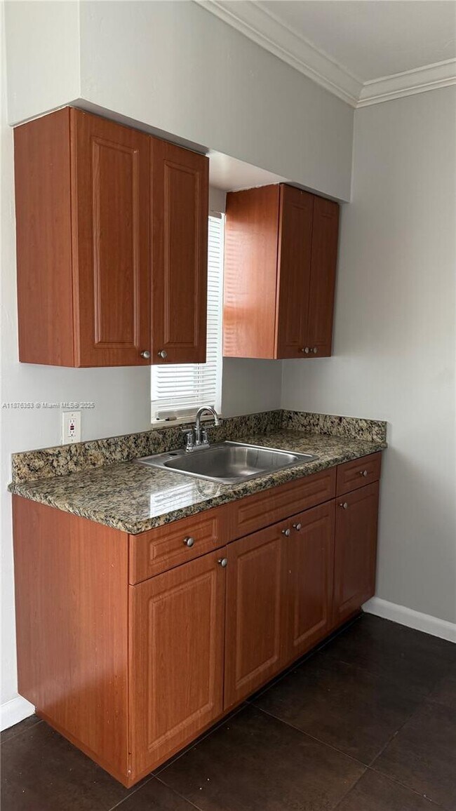 Foto del edificio - 521 NE 82nd Terrace