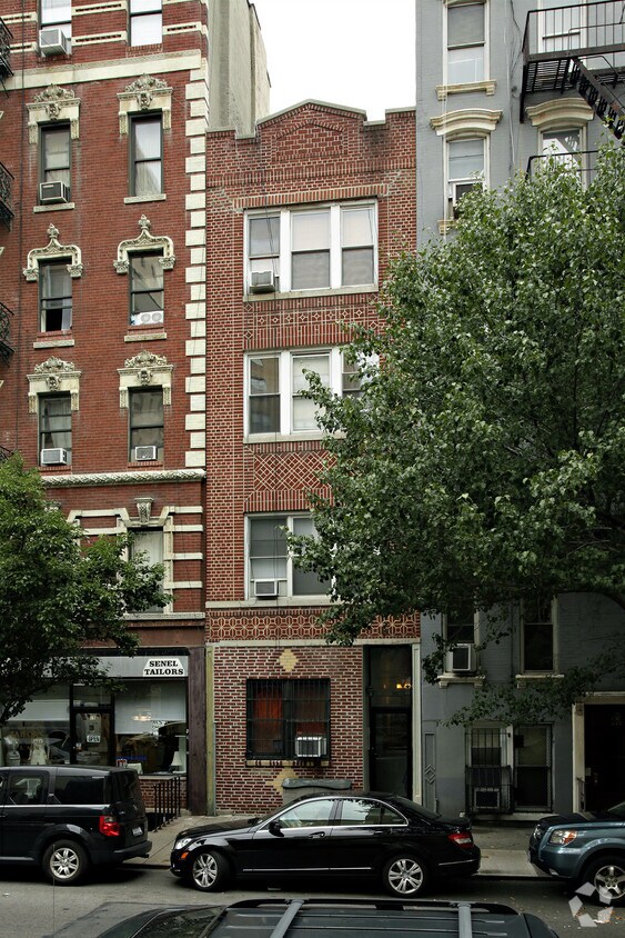 Building Photo - 213 E 29th St