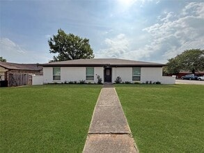 Building Photo - 6250 Shirley Dr Building Photo - 6250 Shirley Dr