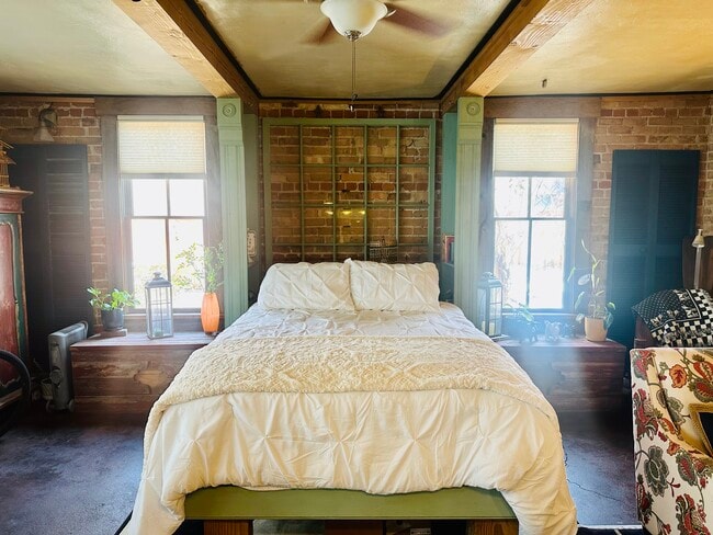 Building Photo - 1136 E 100 S