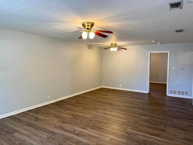 Foto del edificio - 3208 Kenesaw Ave