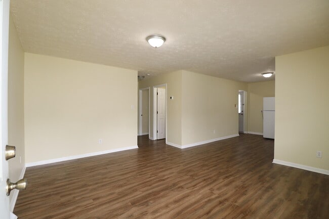 Foto del edificio - 319 Edgewood Dr