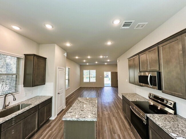 Foto del edificio - 1113 W Cedar River Rd