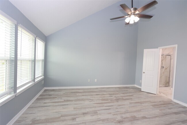 Foto del edificio - 9218 Mission Arbor Ln