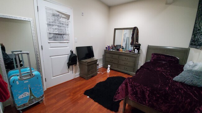 Foto del edificio - 1833 N 19th St