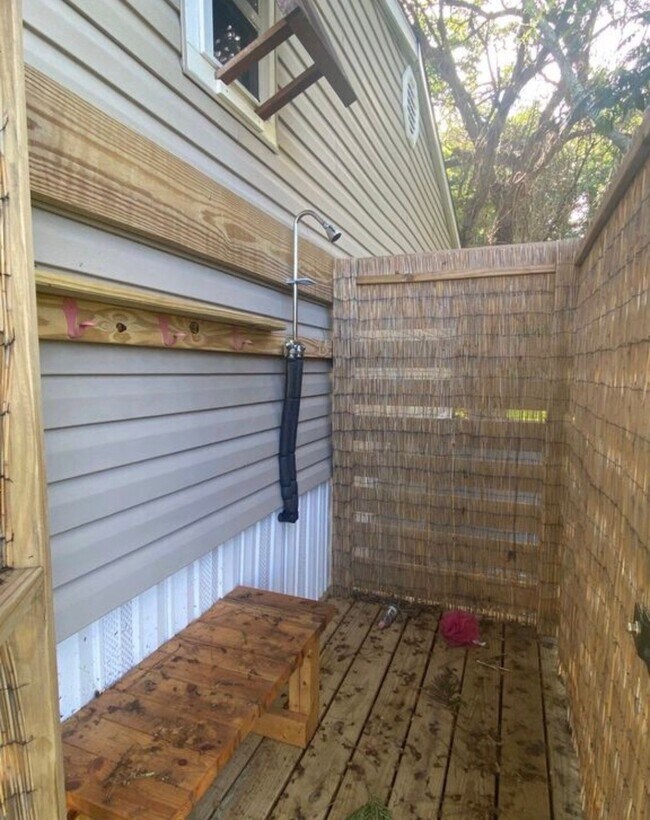 Foto del edificio - 241 H L Smith Rd