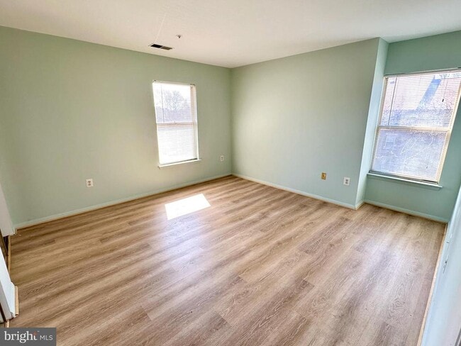 Foto del edificio - 7804 Guildberry Ct