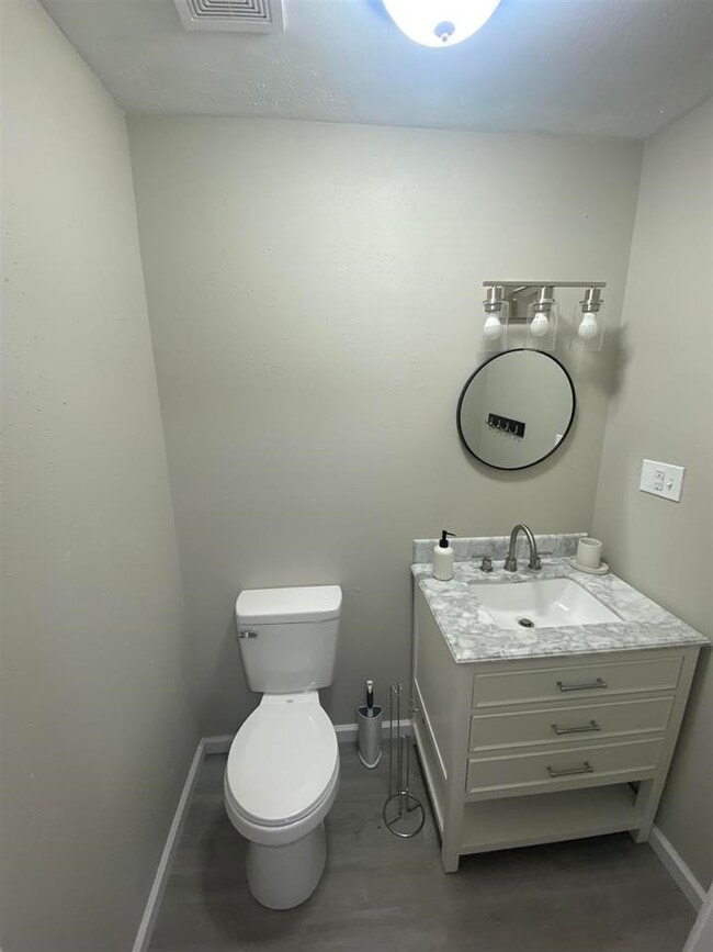 Foto del edificio - 992 Park Meadow Dr