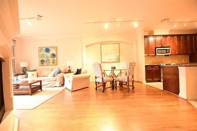 Building Photo - 8616 Turtle Creek Blvd