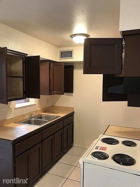 Primary Photo - 4720 N 12th St