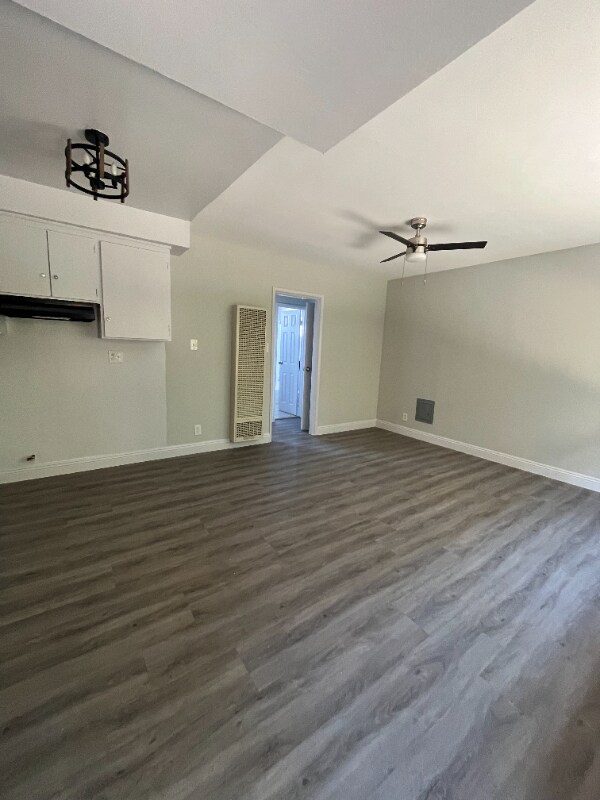 Foto del edificio - 3801 W 28th St
