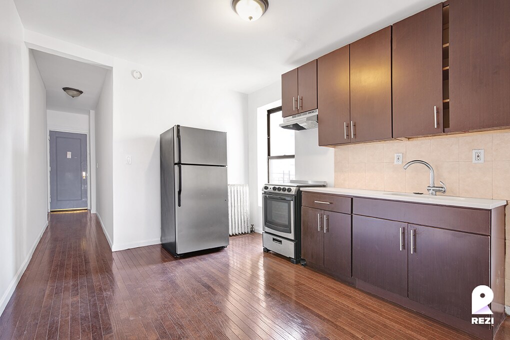 Foto principal - 152 Sherman Ave