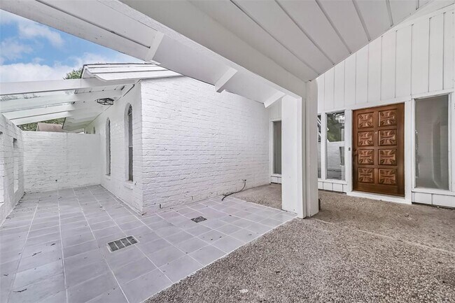 Foto del edificio - 18330 Cape Bahamas Ln