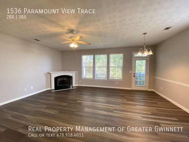 Building Photo - Charming End Townhome in a Great Location!