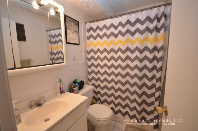 Foto del edificio - 226 Parker Hill Ave