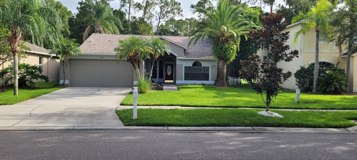 Primary Photo - 12839 Royal George Ave
