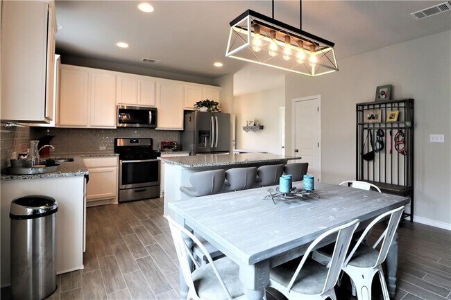 Building Photo - 5413 Vanner Path
