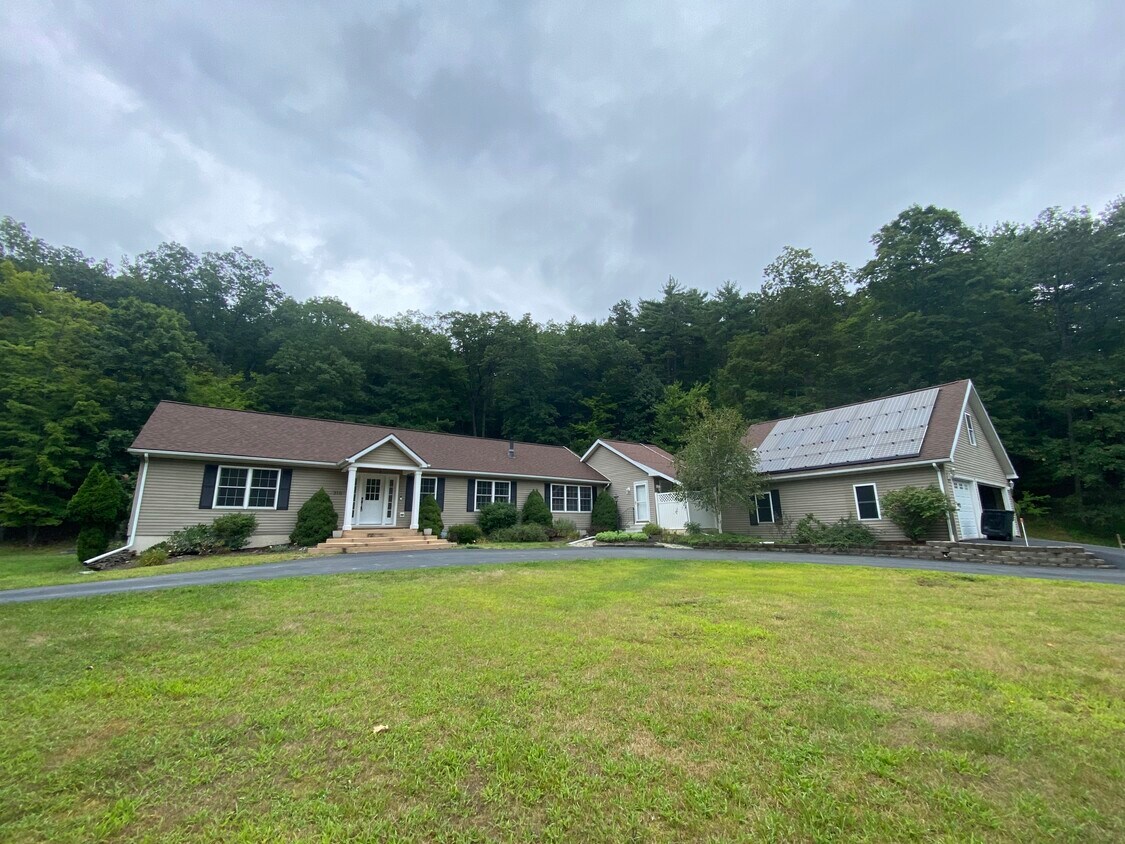 Foto principal - 310 Gallis Hill Rd
