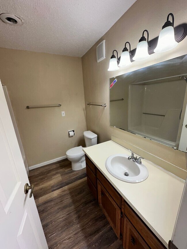 Foto del edificio - 2 Bedroom Condo