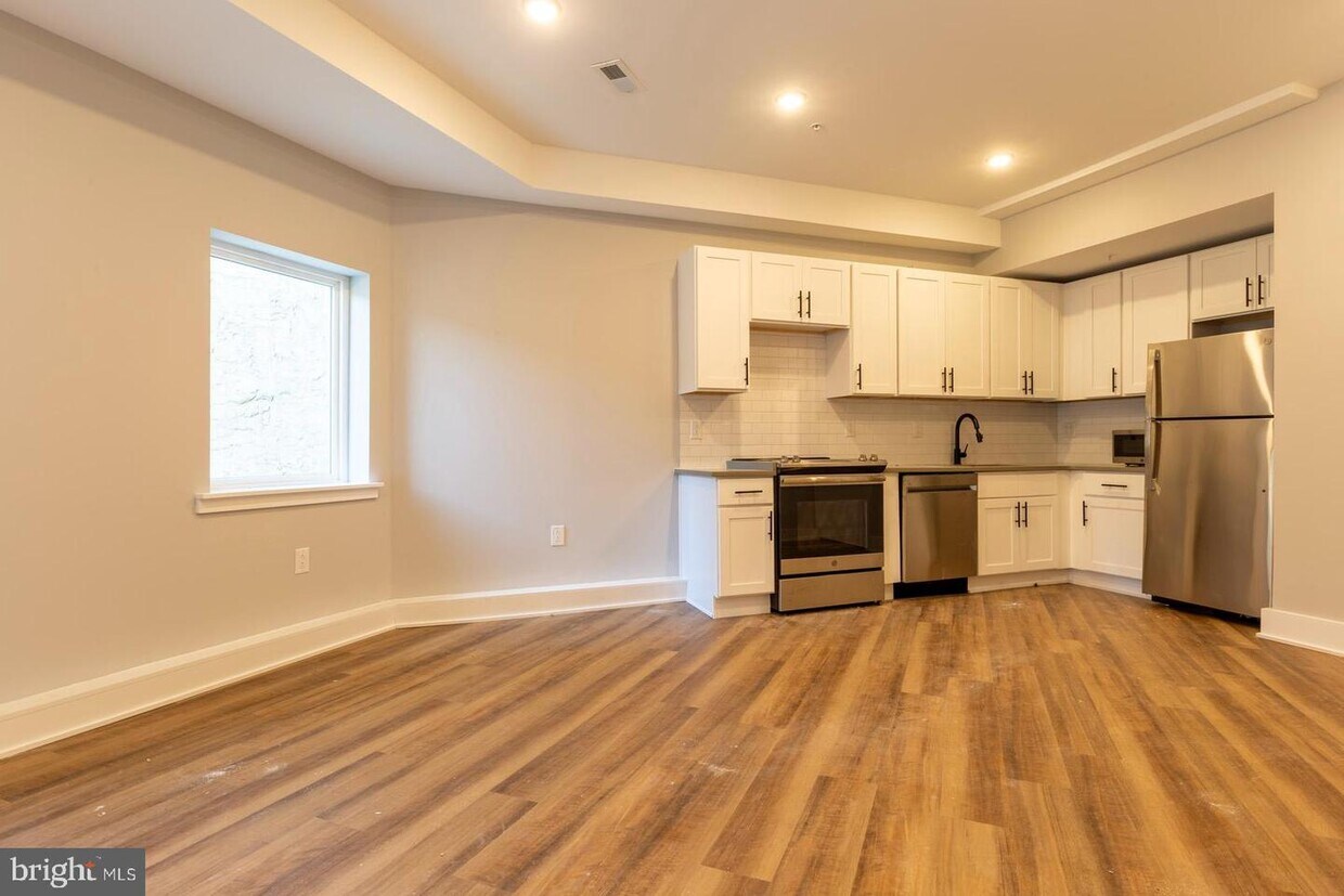 Foto principal - 3965 Lancaster Ave