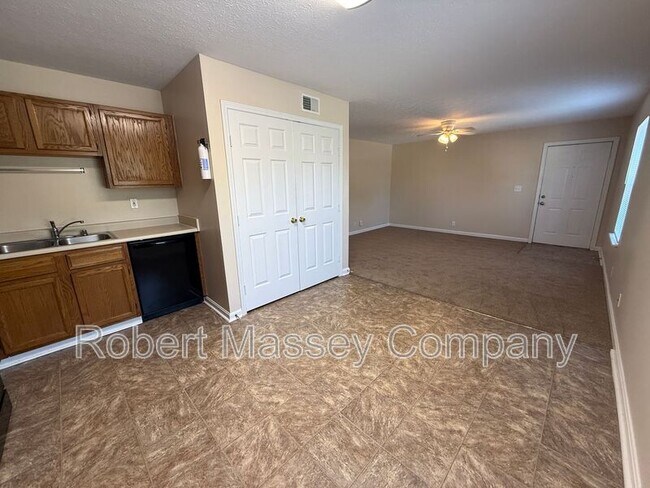 Building Photo - 7907 Canonero Way