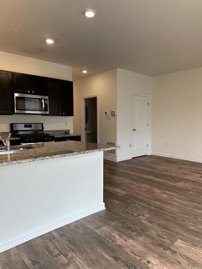 Foto del edificio - Modern Kitchen • Walk-In Closet • Private Primary Suite