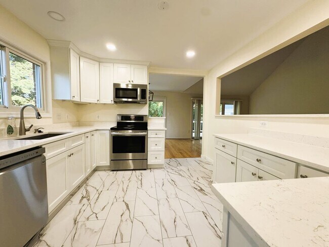 Foto del edificio - 4507 Highland Green Ct