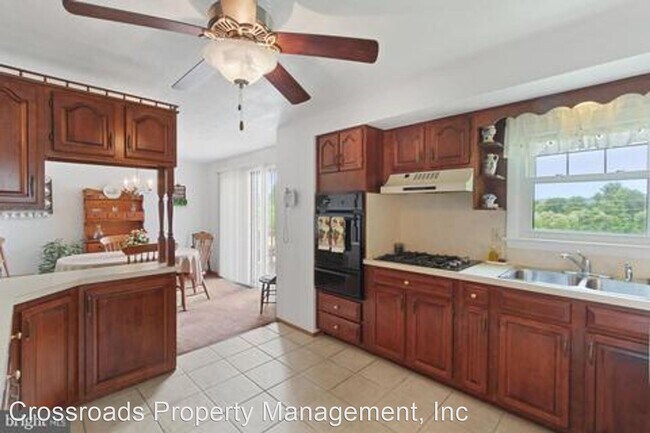 Building Photo - 3 br, 1.5 bath House - 3435 Kingston Road
