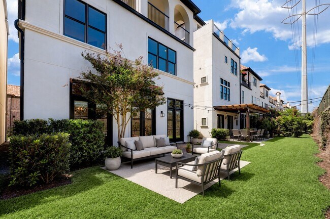 Building Photo - 1116 Mosaico Ln